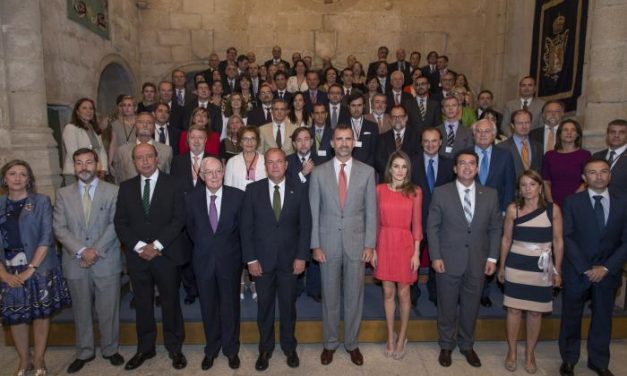 Los Principes de Asturias presiden en Cáceres la sesión de trabajo de los directores del Instituto Cervantes
