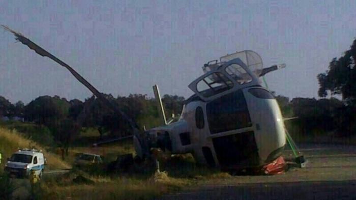 Dos brigadistas del Infoex de Valencia de Alcántara heridos leves al volcar un helicóptero que despegaba en Pallares