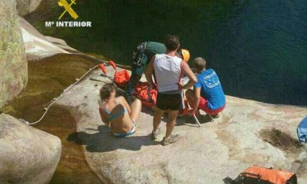 La Guardia Civil rescata a un senderista que cayó a una poza natural del municipio de Madrigal de la Vera