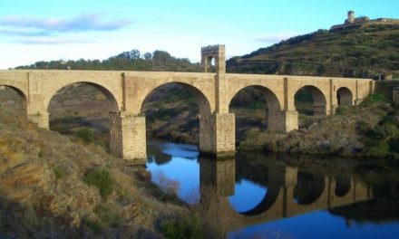 El alcalde de Alcántara aplaude que IU impulse la declaración del puente como Patimonio Humanidad