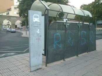 IU califica de «deplorable» el estado de las marquesinas de los autobuses urbanos de Plasencia y solicita su arreglo
