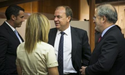 Monago anuncia que el Premio Carlos V 2012 de la Academia Europea de Yuste recae en Durão Barroso