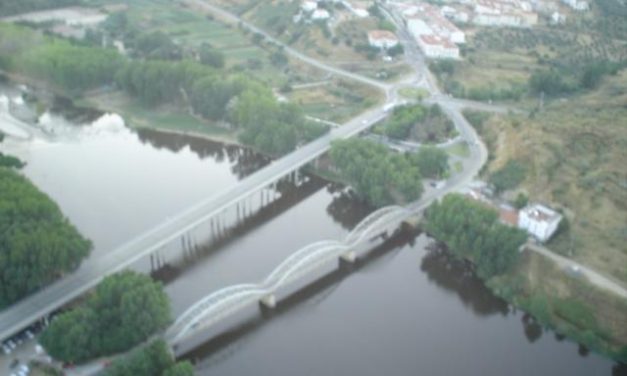 La Comisión de Conviviencia y Educación de Coria organiza una batida de limpieza en el río Alagón