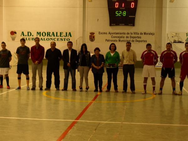 La Liga de Fútbol Sala de Moraleja “Santiago Novas» comienza con un minuto de silencio