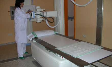 La Junta insiste en que la Unidad de Radioterapia del Hospital Virgen del Puerto de Plasencia sí funciona