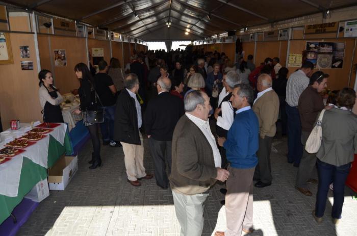 Cientos de personas degustan la gastronomía del Tajo Internacional en Valencia de Alcántara