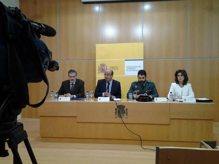 López Iglesias anuncia que cerca de 200 vehículos dedicados al transporte escolar serán controlados
