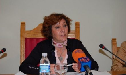 La alcaldesa de Moraleja acusa al PSOE de llevar a cabo un «engaño» y simular una instalación eléctrica