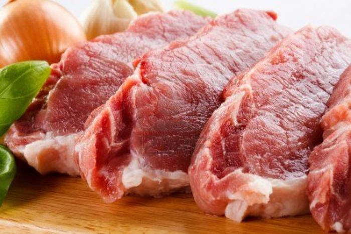 La vida útil de la carne fresca de cerdo ibérico puede alargarse un año y medio, según una tesis extremeña