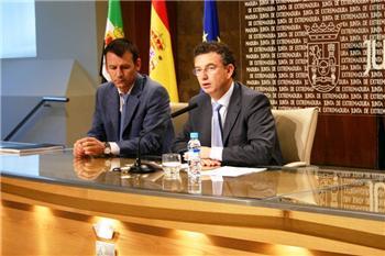 El consejero de Fomento anuncia que el borrador de la nueva Ley del Suelo de Extremadura estará en junio