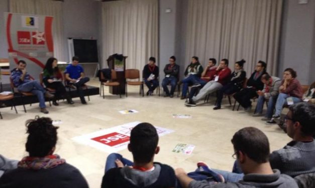 Juventudes Socialistas de Cáceres defiende en Valencia de Alcántara la figura de los Consejos de la Juventud
