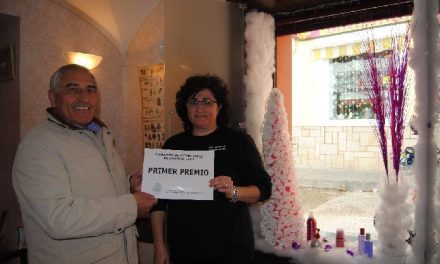 La Peluquería Reme gana el XVI Concurso de Escaparates de Navidad de Valencia de Alcántara
