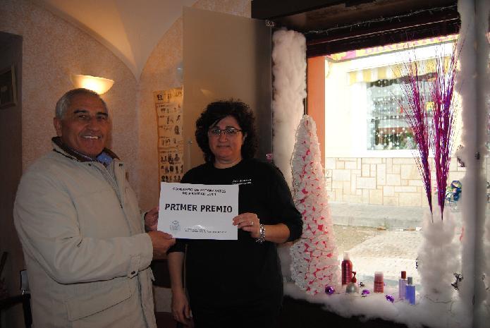 La Peluquería Reme gana el XVI Concurso de Escaparates de Navidad de Valencia de Alcántara