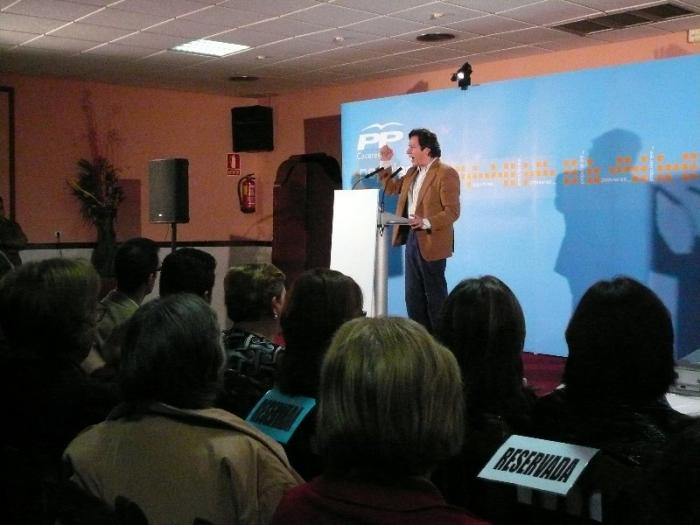El Partido Popular acusa al gobierno de Rodríguez Zapatero de paralizar el sector de la construcción