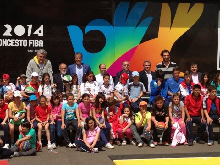 El camión de la Federación de Baloncesto promocionará el Campeonato del Mundo de Baloncesto en Cáceres