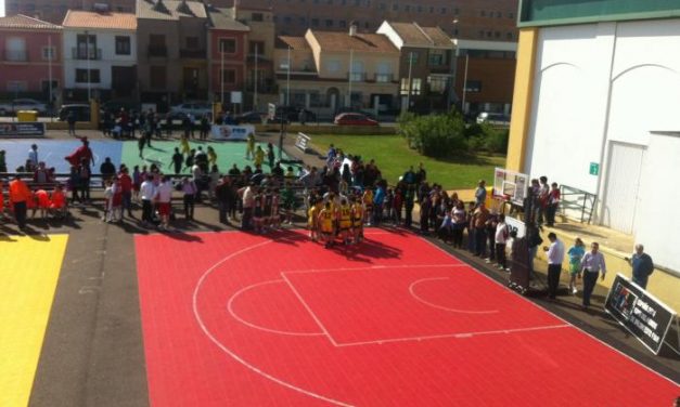 El camión de la Federación de Baloncesto promocionará el Campeonato del Mundo de Baloncesto en Cáceres