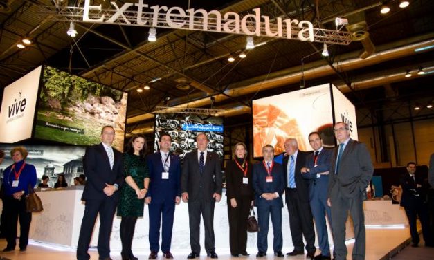 Fernando Manzano plantea el objetivo de doblar la cantidad de turistas en Extremadura en 2020