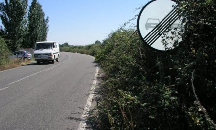 El Ayuntamiento de Coria comienza la limpieza y desbroce de las cunetas de la carretera Ex-109