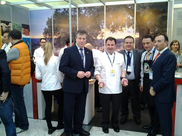 Laureano León destaca en ‘Madrid Fusión’ el motor que supone la gastronomía para el turismo de la provincia