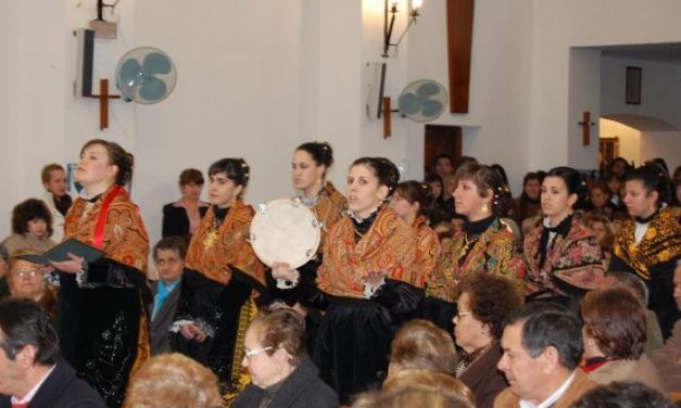 La Moheda de Gata se prepara para celebrar la fiesta de Las Candelas con música tradicional