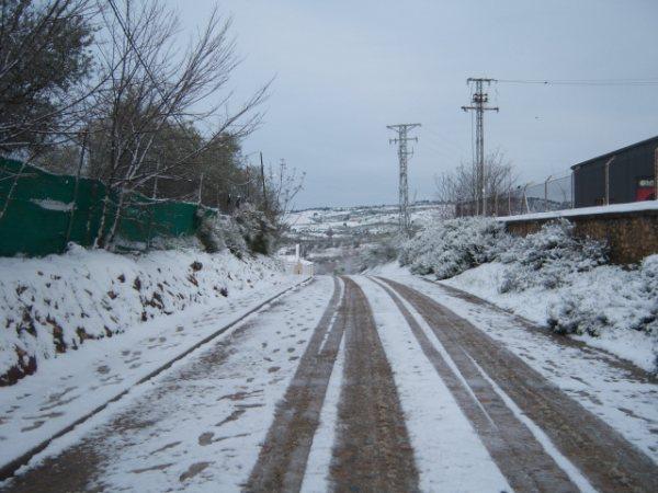 La nieve dificulta la circulación en carreteras de Acebo, Valverde del Fresno, Tornavacas, Piornal y Hervás