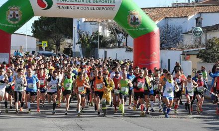 El atleta portugués Joao Serralheiro, del club Serragel Covilhá, gana la II Media Maratón de Plasencia