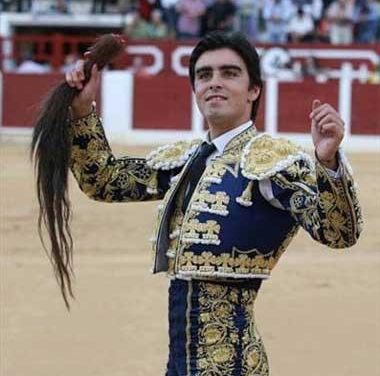 El torero Miguel Ángel Perera consigue el premio al mejor torero al natural de la feria de Castellón