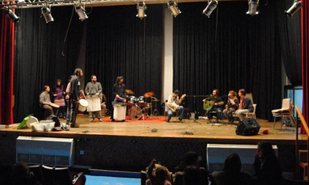 La Jam Session de Valencia de Alcántara congregó guitarristas, baterías y tamborileros de la localidad
