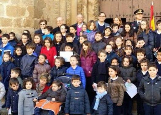 Los alumnos de la Escuela Hogar Placentina «adoptan» el monumento de la iglesia de San Nicolás