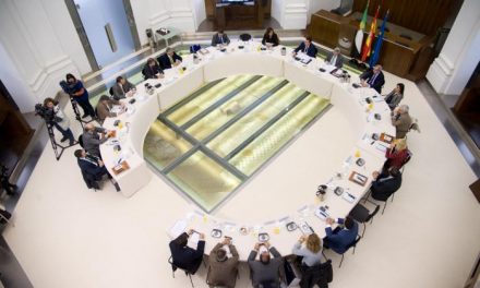 La Comisión para el estudio de la reforma electoral en Extremadura inicia sus reuniones en el parlamento