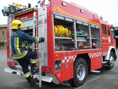 La incorporación de cuatro bomberos refuerza el servicio 24 horas del parque de Valencia de Alcántara