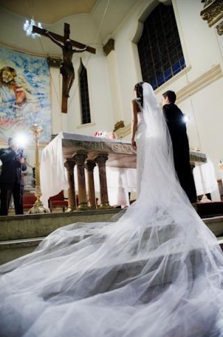 Casarse en Extremadura cuesta una media 17.537 euros según un estudio de la Unión de Consumidores