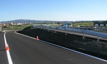 La consejería de Fomento abre al tráfico la carretera Ex-109 entre el enlace de la A-66 y el cruce de Portaje