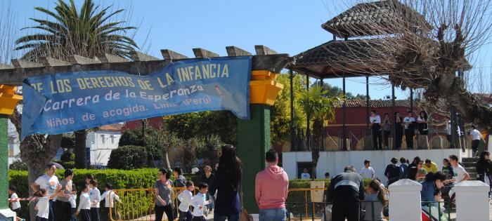 El Colegio Nuestra Señora de los Remedios de Valencia de Alcántara recauda 700 euros en una carrera solidaria