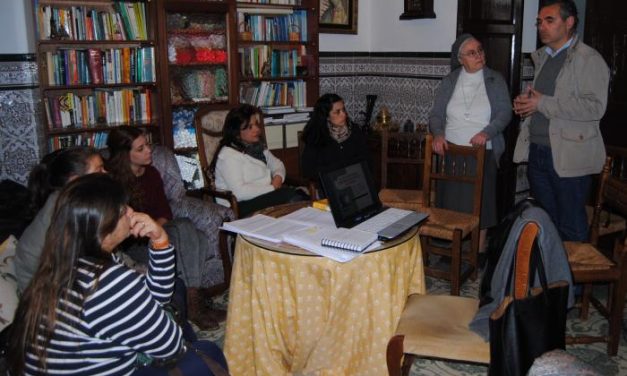 Valencia de Alcántara ofrece un taller competencia para las auxiliares de la residencia municipal