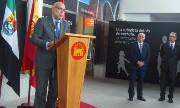 Echávarri destaca la labor de Red Eléctrica de España y la puesta en marcha este año de la línea Almaraz-Guillena