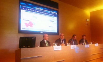 Echávarri destaca los planes para habilitar 40.000 hectáreas de regadío en Extremadura