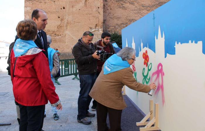 Carrón destaca la vitalidad de los mayores en el Día en Plata que reúne a más de 2.400 ancianos en Cáceres