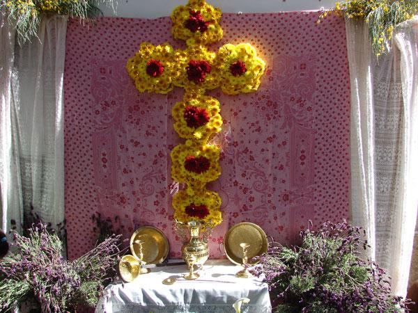 La localidad rayana de Valencia de Alcántara celebra este sábado la fiesta tradicional de las «cruces»
