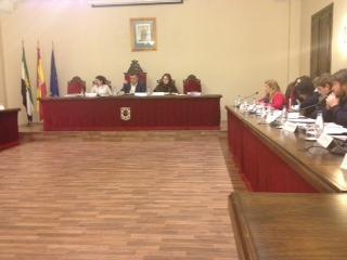 El Ayuntamiento de Coria ratifica en pleno el plan de ajuste para sanear las cuentas y contener el gasto