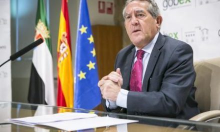 El consejero de Economía y Hacienda del Gobierno de Extremadura presenta su renuncia al cargo
