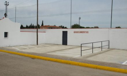 Moraleja destina 2.500 euros para crear aparcamientos para discapacitados y motos en la zona deportiva
