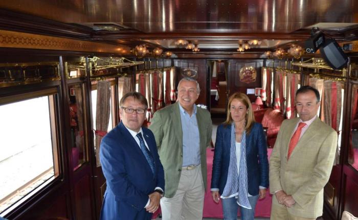 Extremadura y Renfe firman un convenio para impulsar los viajes turísticos en tren por la región