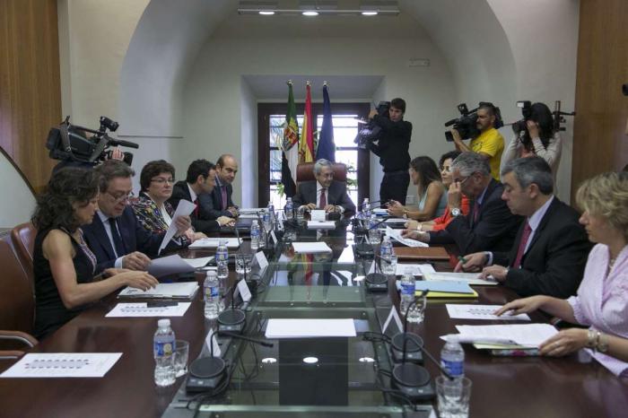 Extremadura y otras comunidades demandan al Gobierno central medidas contra el cambio demográfico