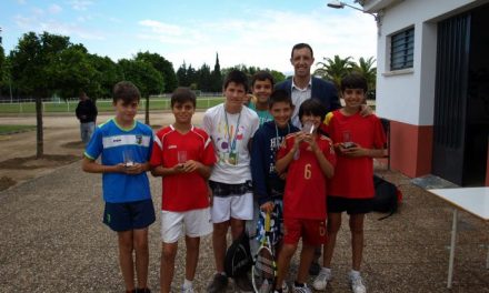 Dos jugadores placentinos  ganan la décima Copa de Frontenis Villa de Moraleja en categoría sub-16