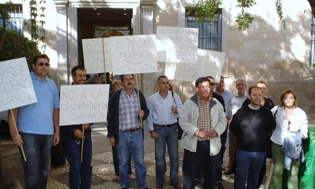 Unos 200 trabajadores de Justicia reclaman la reapertura de negociaciones en las calles de Mérida