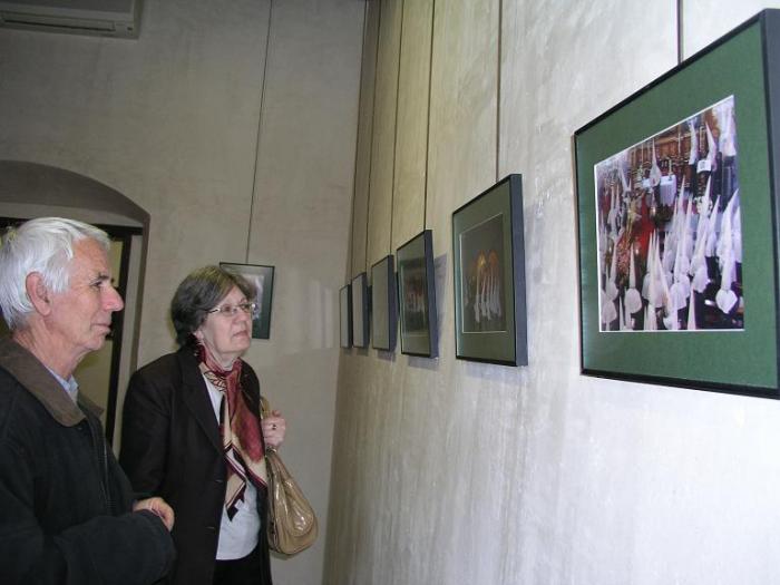 La Semana Santa de Coria se muestra a través de unas 70 fotografías a color en el Museo de la Cárcel Real