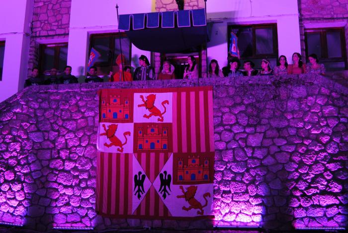 Cerca de 1.000 personas se congregan en torno al acto teatral de la Boda Regia en Valencia de Alcántara