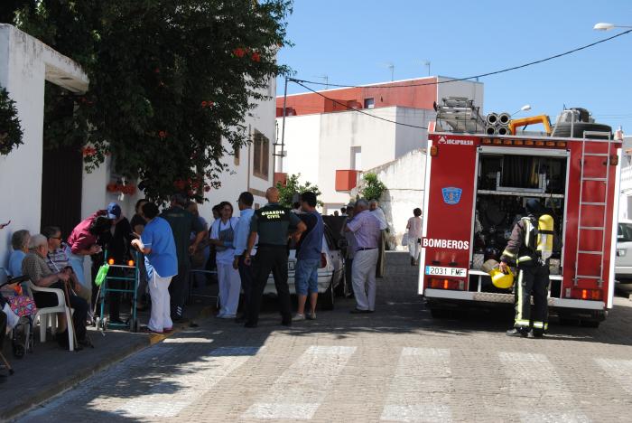 Un incendio en la residencia de ancianos de Valencia de Alcántara se salda sin heridos  y obliga al desalojo