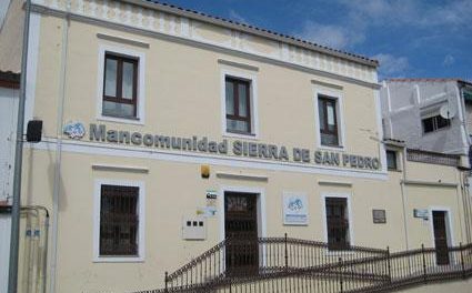 La Mancomunidad Sierra de San Pedro analiza casos de violencia de género en Valencia de Alcántara